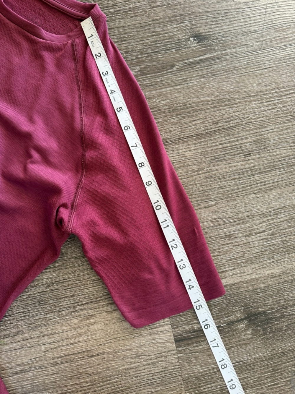 ALO Yoga Men's Short Sleeve Tee - Maroon - Picture 4 of 7
